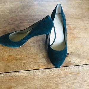 Ann Taylor Suede Black Pump